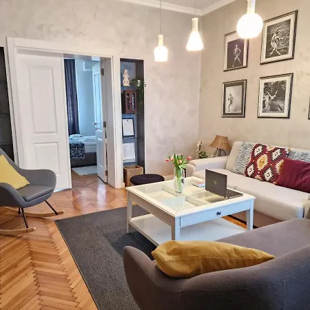 Urban Downtown Apartment Belgrade