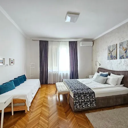 Urban Downtown Apartment Belgrade